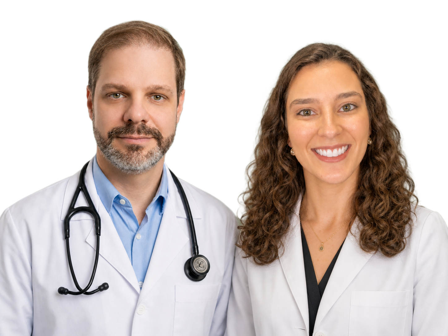 Dois médicos sorrindo, prontos para atender